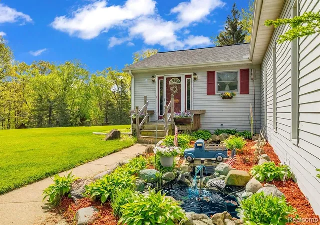 Photo 4 of Single family home for sale at 144 Westshore Dr, Jerome, MI 49249 | MLS# 60394049 | Listing updated on 2026-07-07
