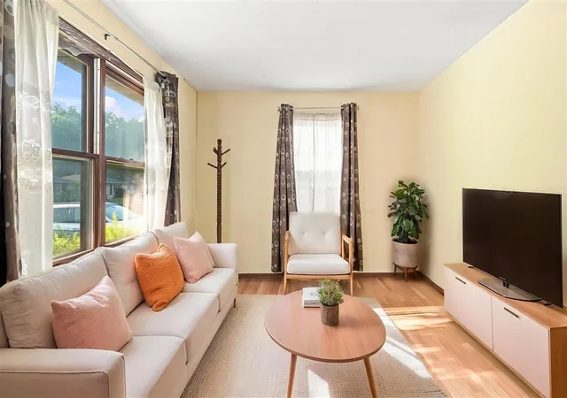 Photo 3 of Sale Pending at 3675 Bluebird Ave, Wyoming, MI 49519 | MLS# 70550896 | Listing updated on 2026-08-14