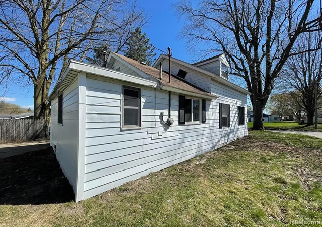 Homes for sale in Saginaw, MI | 1918 Stanley St, Saginaw, MI 48602 | MLS# 60398660