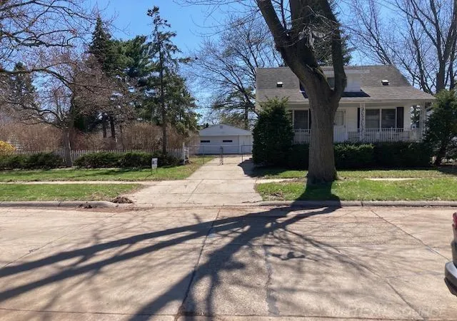 Photo 2 of Sale Pending at 8442 Central St, Center Line, MI 48015 | MLS# 50216509 | Listing updated on 2026-08-14