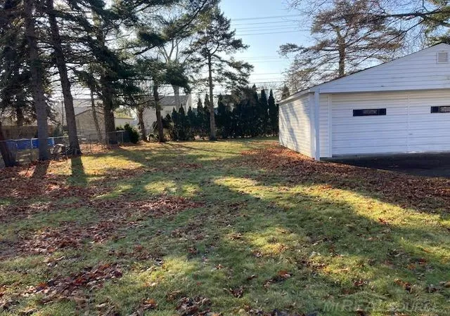 Photo 5 of Sale Pending at 8442 Central St, Center Line, MI 48015 | MLS# 50216509 | Listing updated on 2026-08-14