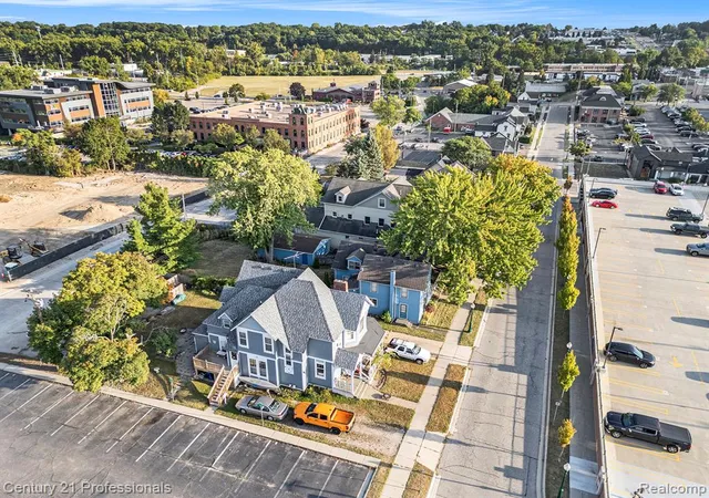 30th image of 428 East St, Rochester, MI 48307 | MLS# 60941155