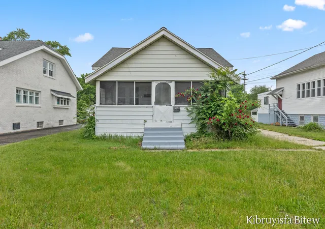 Homes for sale in Wyoming, MI | 2453 Byron Center Ave, Wyoming, MI 49519 | MLS# 70538210
