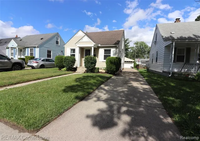 2nd image of 4011 Mildred St, Wayne, MI 48184 1912 | MLS# 61003403