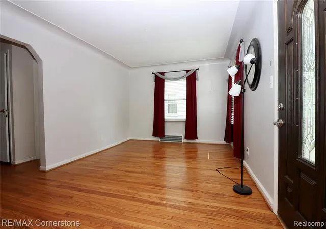 3rd image of 4011 Mildred St, Wayne, MI 48184 1912 | MLS# 61003403