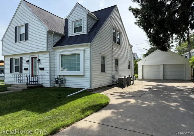 2nd image of 734 736 Briarcliff Rd, Jackson, MI 49203 | MLS# 61002628