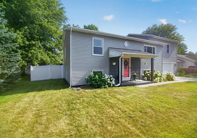 Homes for sale in Blissfield, MI | 438 South St, Blissfield, MI 49228 | MLS# 70543632