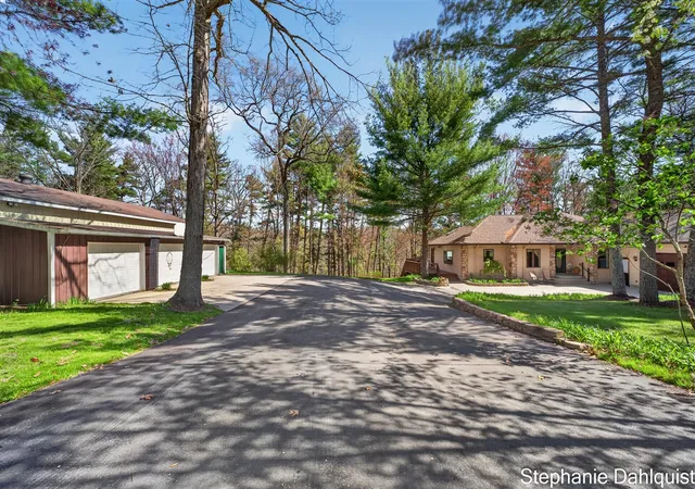 4th image of 9160 Mill Pond Trl, Whitehall, MI 49461 | MLS# 70529803