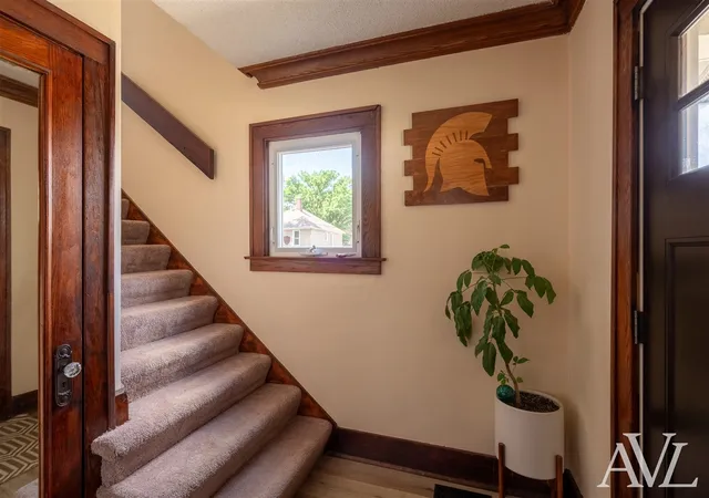 Photo 3 of Single family home for sale at 1014 Crescent St, Grand Rapids, MI 49503 | MLS# 70547762 | Listing updated on 2026-09-08