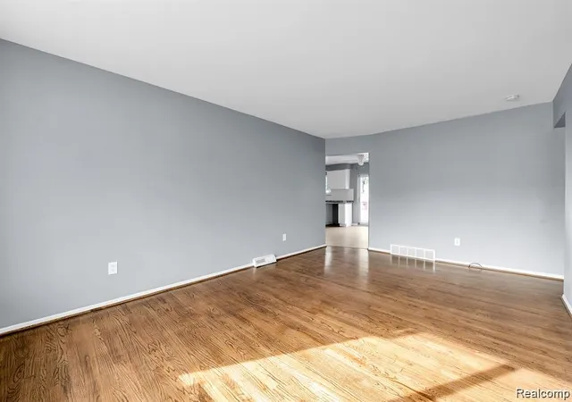 5th image of 3217 Donna Ave, Warren, MI 48091 | MLS# 61015599