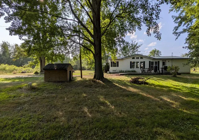 3rd image of 9885 E Pere Marquette Rd, Clare, MI 48617 | MLS# 50219607