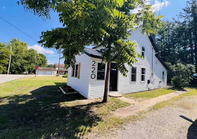Photo 3 of Single family home for sale at 220 First St, Manton, MI 49663 | MLS# 80072939 | Listing updated on 2026-10-07