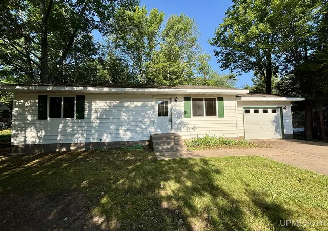 Photo 1 of Single family home for sale at 2047 Van Evera Ave, Marquette, MI 49855 | MLS# 50216579 | Listing updated on 2026-08-06