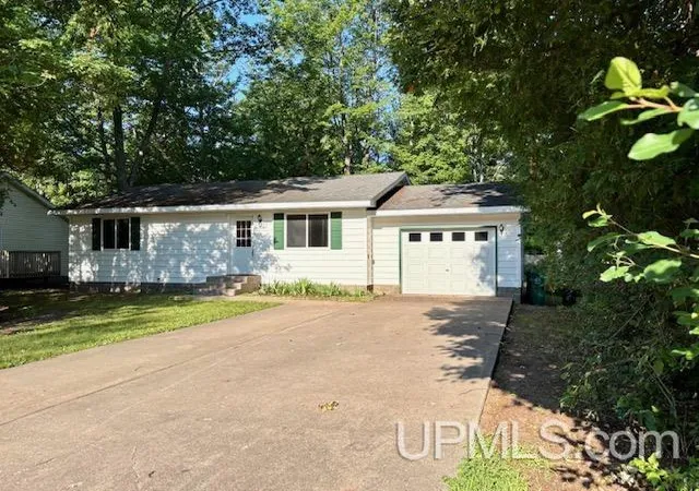 Photo 4 of Single family home for sale at 2047 Van Evera Ave, Marquette, MI 49855 | MLS# 50216579 | Listing updated on 2026-08-06