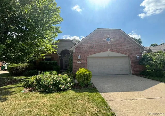 Homes for sale in Rockwood, MI | 33329 Crooks St, Rockwood, MI 48173 | MLS# 61007883