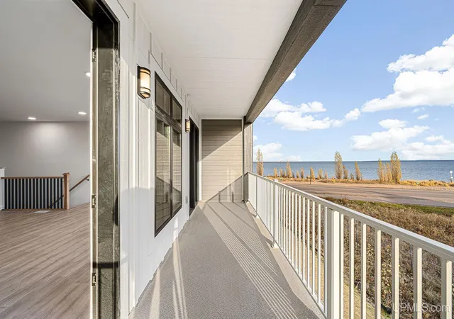 5th image of 2401 N Lakeshore Blvd, Marquette, MI 49855 | MLS# 50145770