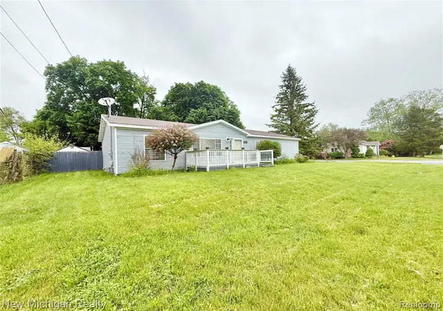 Homes for sale in Burton, MI | 2245 Webber Ave, Burton, MI 48529 | MLS# 60996251