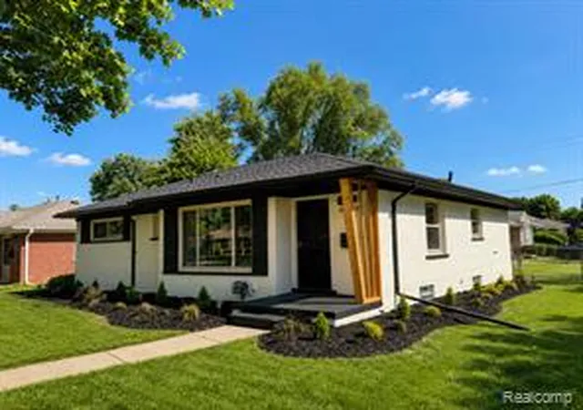 Homes for sale in Oak Park, MI | 13941 Pearson St, Oak Park, MI 48237 | MLS# 61009520