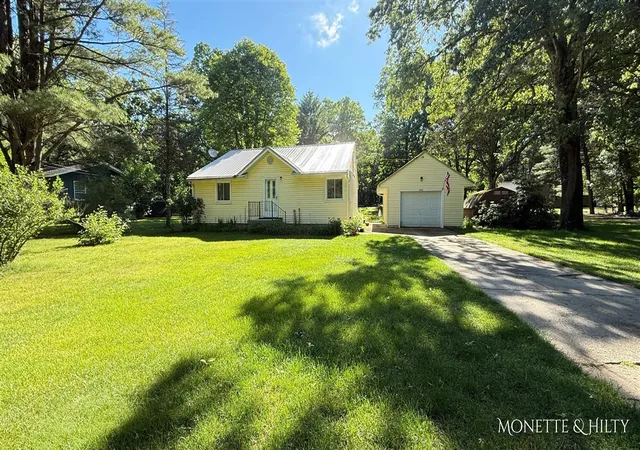 Homes for sale in Twin Lake, MI | 5966 Fowler Rd, Twin Lake, MI 49457 | MLS# 70539413
