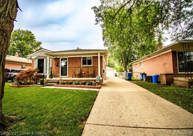 Homes for sale in Dearborn Heights, MI | 4209 Pardee Ave, Dearborn Heights, MI 48125 | MLS# 61008960