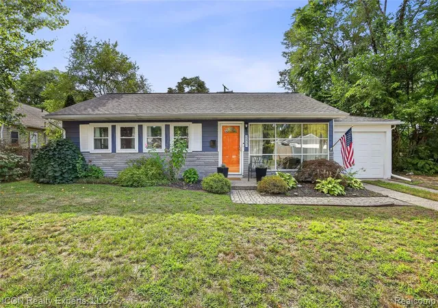 Photo 2 of Single family home for sale at 22731 Manistee St, Oak Park, MI 48237 | MLS# 61022944 | Listing updated on 2026-08-22