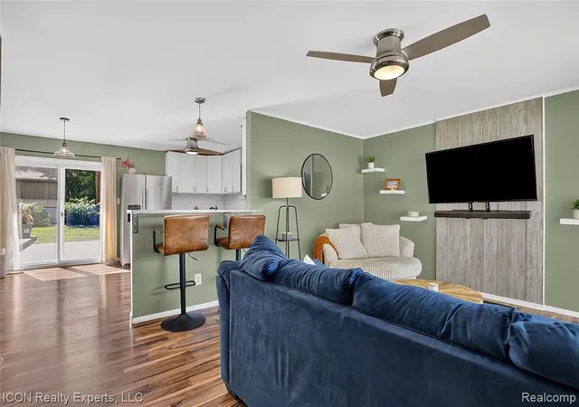 Photo 4 of Single family home for sale at 22731 Manistee St, Oak Park, MI 48237 | MLS# 61022944 | Listing updated on 2026-08-22