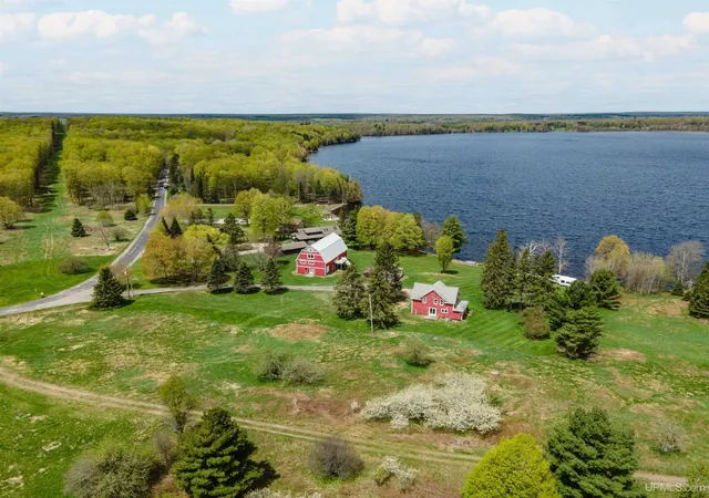 Homes for sale in Iron River, MI | 140 Sunset Shores Rd, Iron River, MI 49935 | MLS# 50209023