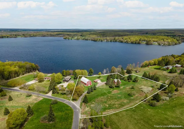 Homes for sale in Iron River, MI | 140 Sunset Shores Rd, Iron River, MI 49935 | MLS# 50209023