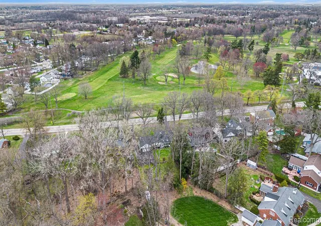 27th image of 330 Cole Rd, Monroe, MI 48162 4107 | MLS# 61009562