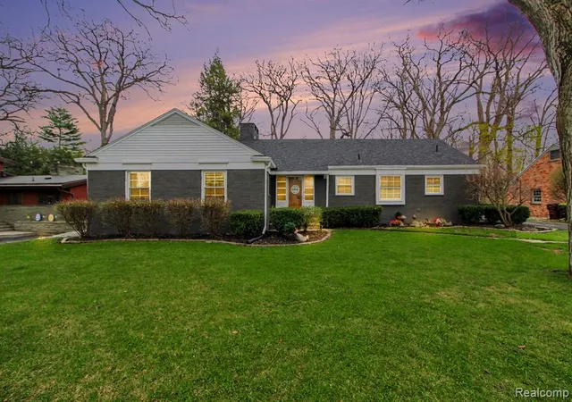 2nd image of 330 Cole Rd, Monroe, MI 48162 4107 | MLS# 61009562