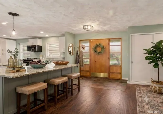 3rd image of 330 Cole Rd, Monroe, MI 48162 | MLS# 61009562