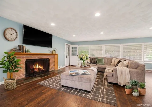 5th image of 330 Cole Rd, Monroe, MI 48162 | MLS# 61009562