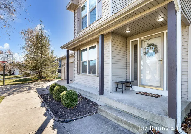 Photo 3 of Sale Pending at 8275 Vista Royale Ln, Rockford, MI 49341 | MLS# 70505635 | Listing updated on 2025-11-22