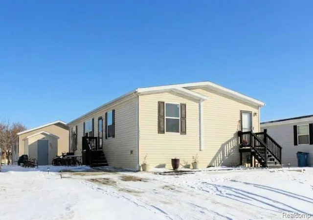 2nd image of 25843 Loudon, Flat Rock, MI 48134 | MLS# 61007763