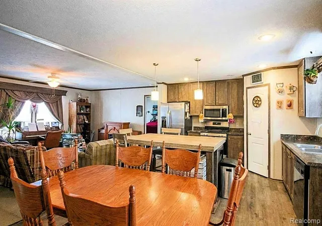 5th image of 25843 Loudon, Flat Rock, MI 48134 | MLS# 61007763