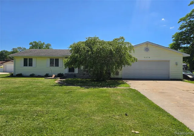 Homes for sale in Clyde, MI | 5279 Robinwood Dr, Clyde, MI 48049 | MLS# 61002751