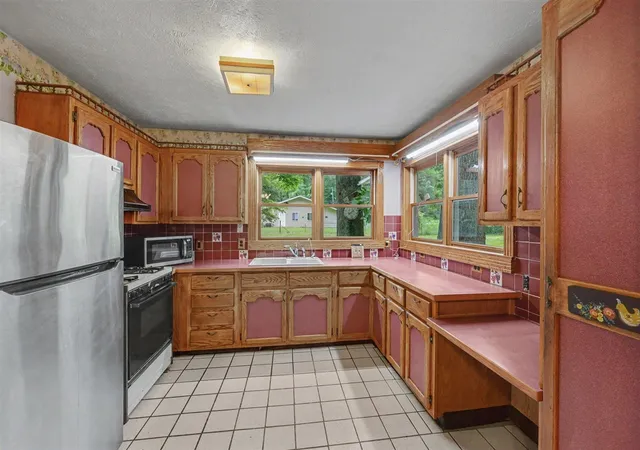 Photo 2 of Sale Pending at 1460 Goodrich St, Allegan, MI 49010 | MLS# 70542169 | Listing updated on 2026-08-04