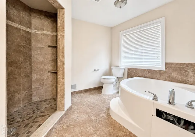 15th image of 39710 W Offshore Dr, Harrison Township, MI 48045 | MLS# 50218821