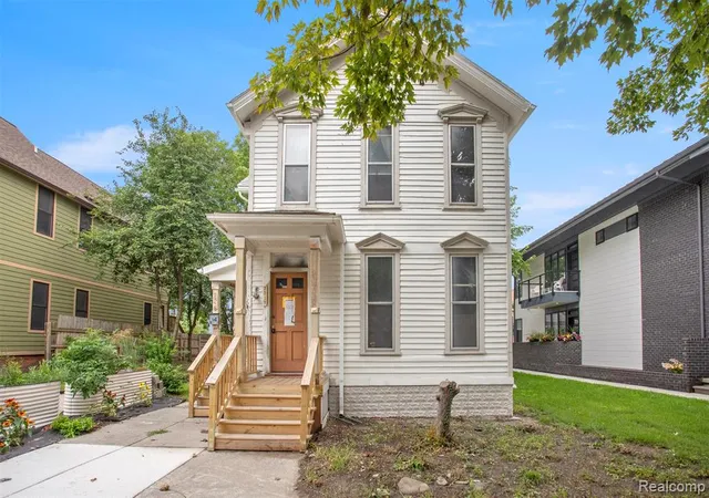1st image of 2215 Wabash St, Detroit, MI 48216 | MLS# 60925485