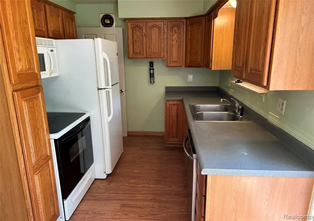 3rd image of 3734 Craig Dr, Flint, MI 48506 | MLS# 61004652