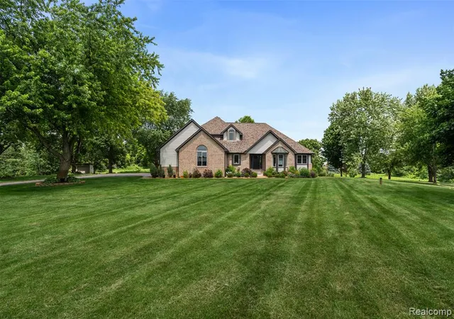 Homes for sale in New Hudson, MI | 55550 Lee Rd, New Hudson, MI 48165 | MLS# 61007579