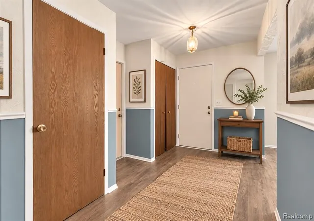Photo 4 of Single family home for sale at 352 Winchester St, South Lyon, MI 48178 2045 | MLS# 61025329 | Listing updated on 2026-09-06