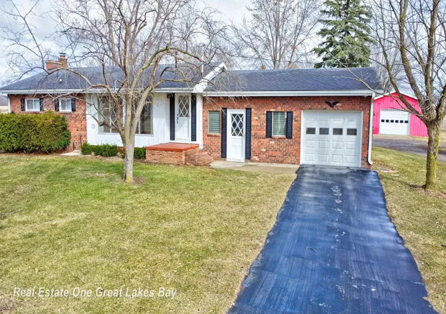 Homes for sale in Chesaning, MI | 8730 Chesaning Rd, Chesaning, MI 48616 | MLS# 50202470