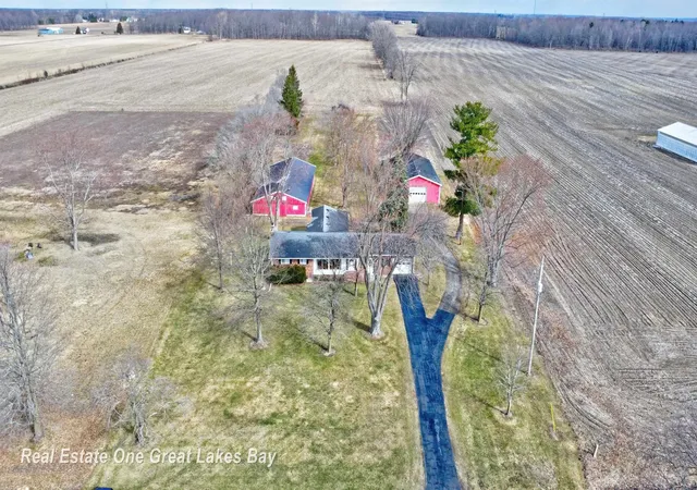 Homes for sale in Chesaning, MI | 8730 Chesaning Rd, Chesaning, MI 48616 | MLS# 50202470