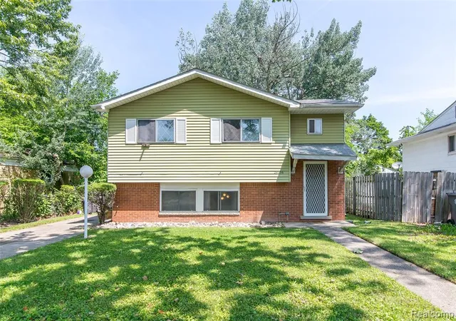 Photo 1 of Single family home for sale at 29456 Edward Dr, Inkster, MI 48141 1033 | MLS# 61011364 | Listing updated on 2026-08-25
