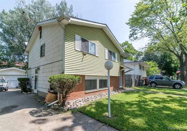 Photo 2 of Single family home for sale at 29456 Edward Dr, Inkster, MI 48141 1033 | MLS# 61011364 | Listing updated on 2026-08-25