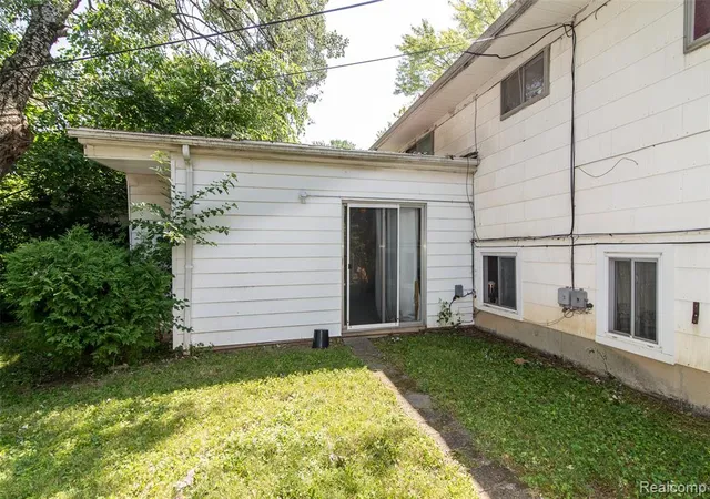 Photo 3 of Single family home for sale at 29456 Edward Dr, Inkster, MI 48141 1033 | MLS# 61011364 | Listing updated on 2026-08-25