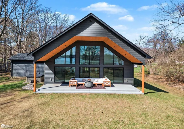 5881 Lake Crest Dr, Columbiaville, MI 48421 | MLS# 50203818 | Houzeo