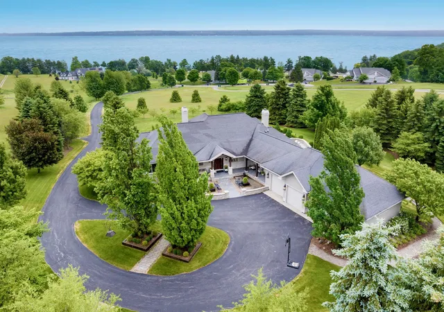 Photo 3 of Sale Pending at 8546 E Beach Trl, Traverse City, MI 49686 | MLS# 80069669 | Listing updated on 2026-09-18