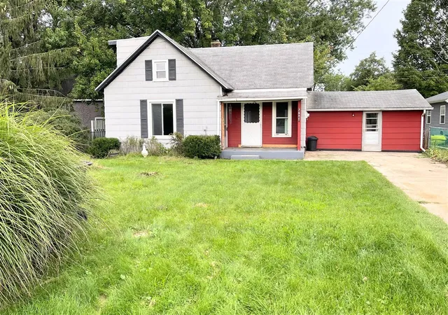 Photo 1 of Single family home for sale at 2632 Lincoln Ave, Saint Joseph, MI 49085 | MLS# 70555730 | Listing updated on 2026-08-31
